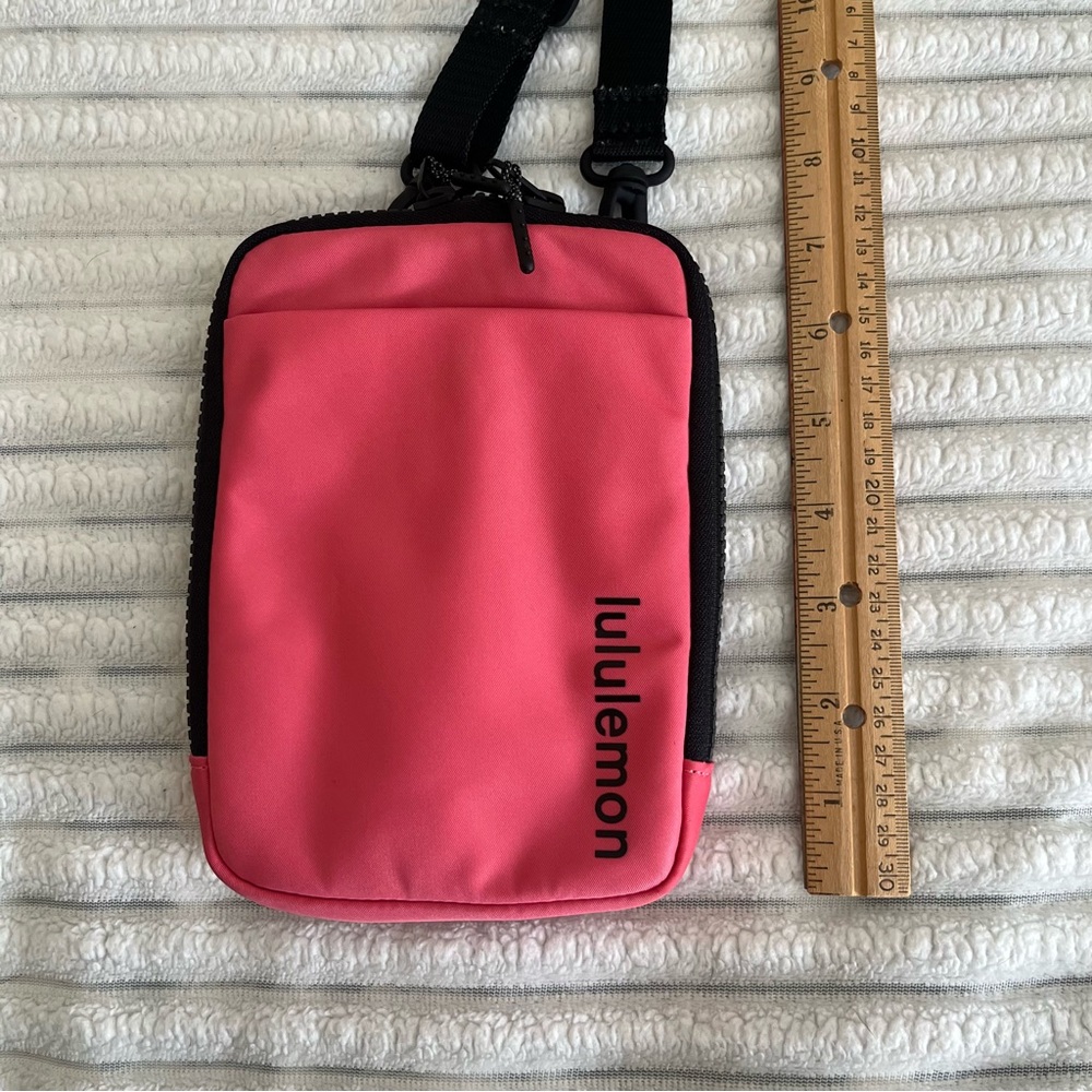 Lululemon Pink Crossbody Cell Phone Bag - Picture 8 of 9